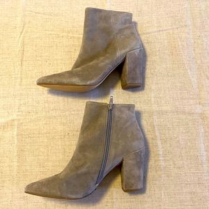 Steve Madden Taupe Suede Pointy Toe Block Heel booties 7.5